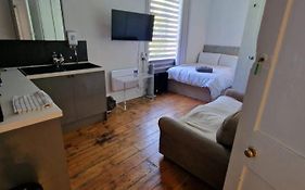 4 Quiet Compact Studio With Garden View - Best Location - Comfortable - Quiet